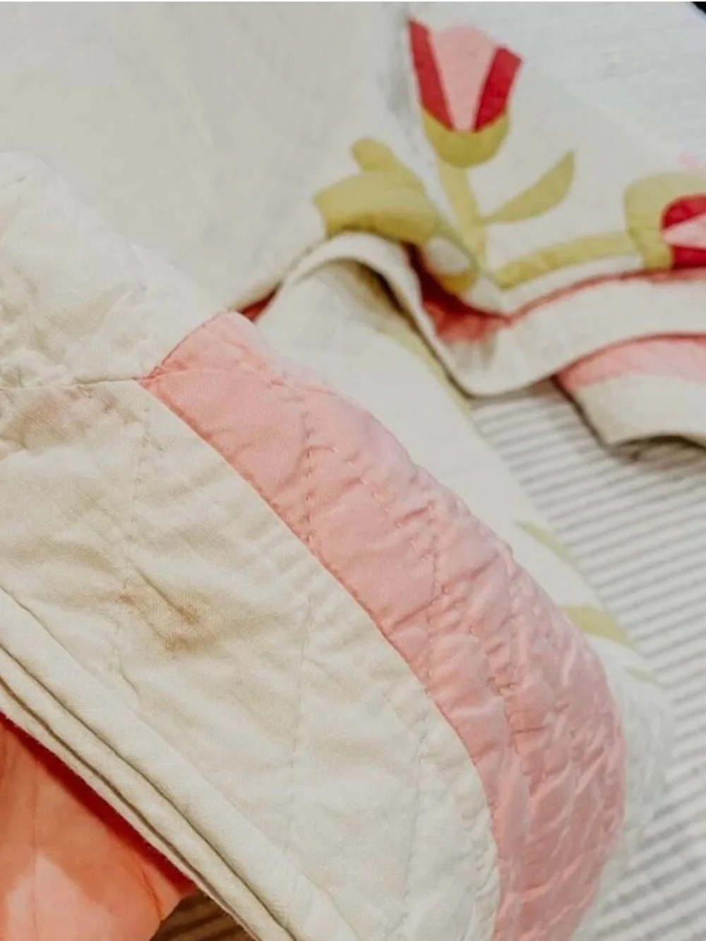 Antique Floral Tulip Quilt Top in Cream, Pink & Red